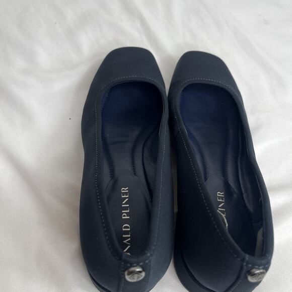 Donald Pliner Navy Blue Dreww Slip On Pump Shoes Size 8.5 M, classic, elegant - Picture 4 of 10